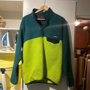 Patagonia men’s Synchilla fleece size large.